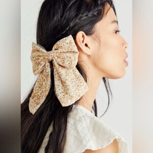 NWT Free People Suzanne Bow Barrette in Marigold